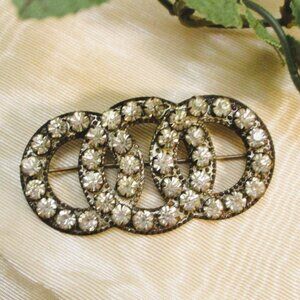 ANTIQUE Rhinestone Silver Circle Brooch ~ ART NOUVEAU Clear Rhinestone Pot Metal